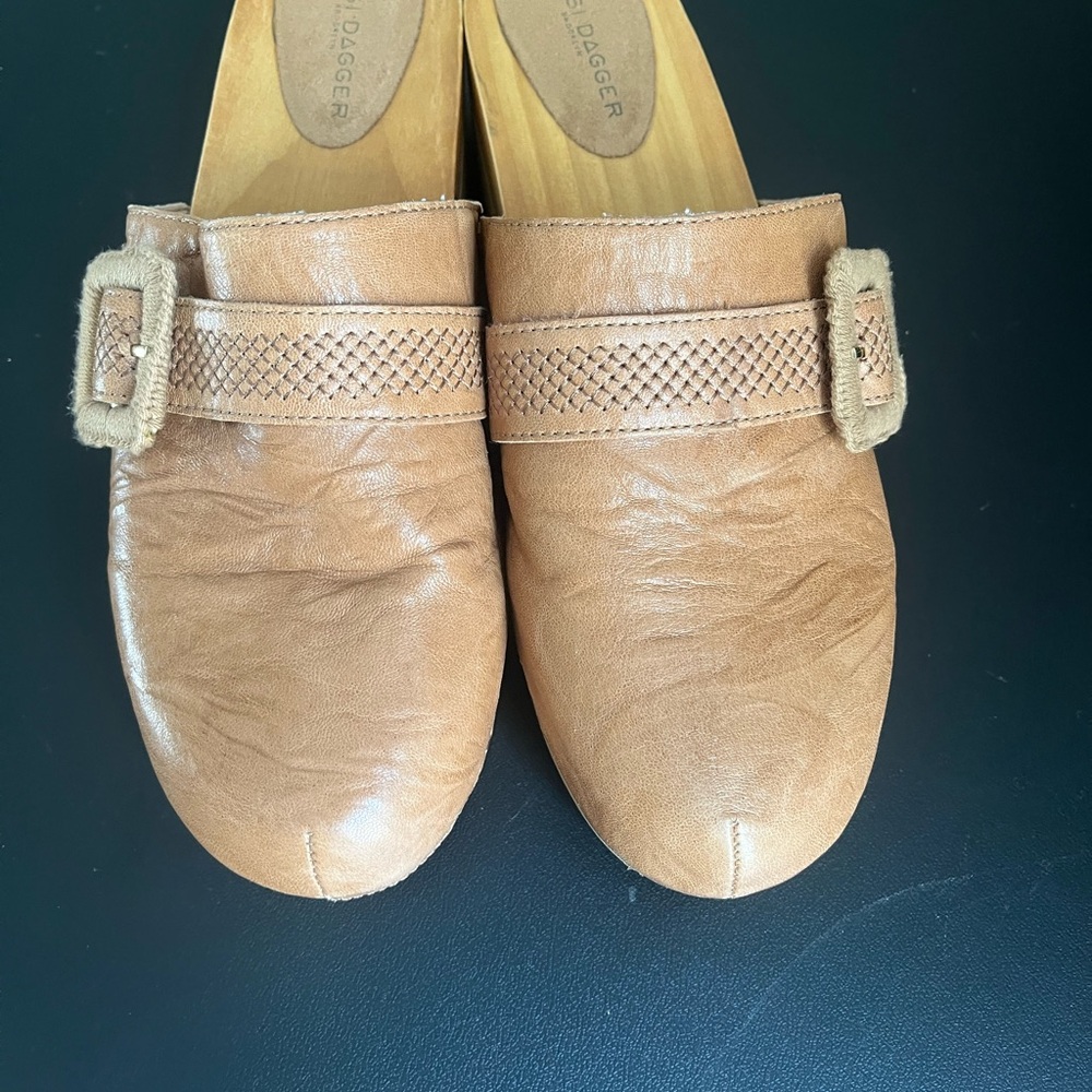 Kelsi Dagger Tan Leather Slip-On Mule